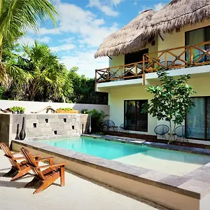 מלון La Puerta Azul Beachfront - Adults Only